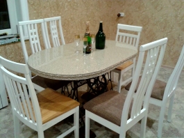 Стол из искусственного камня